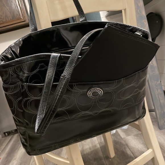 Selling a Coach diaper bag with changing pad - Picture 4 of 5